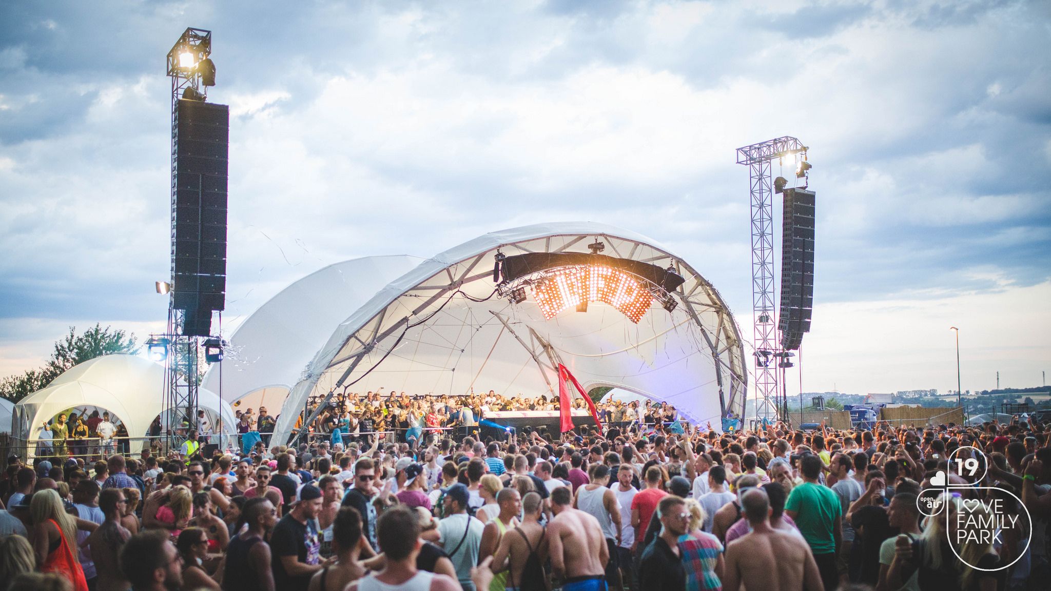 14468203467_1e30c8e572_k-compressor